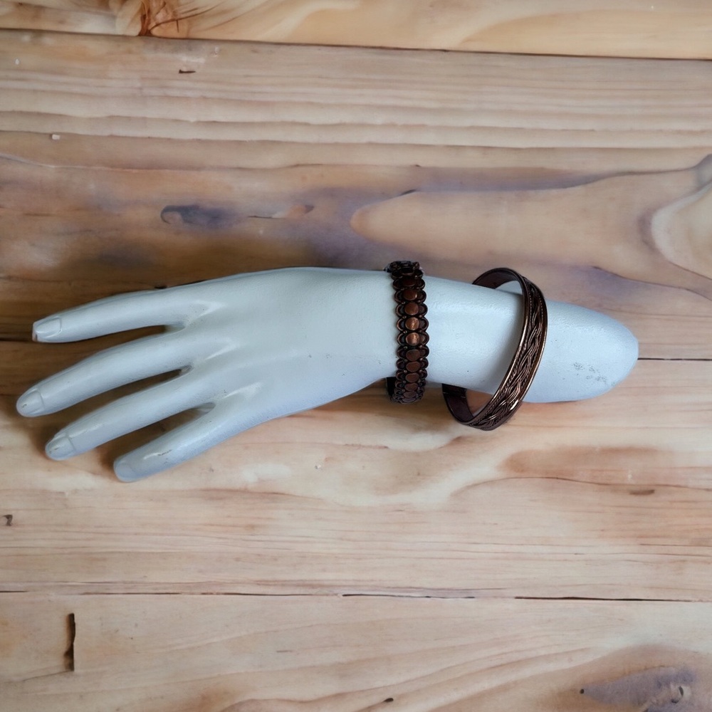 Set of‎ 2 Vintage copper tone bangle bracelets